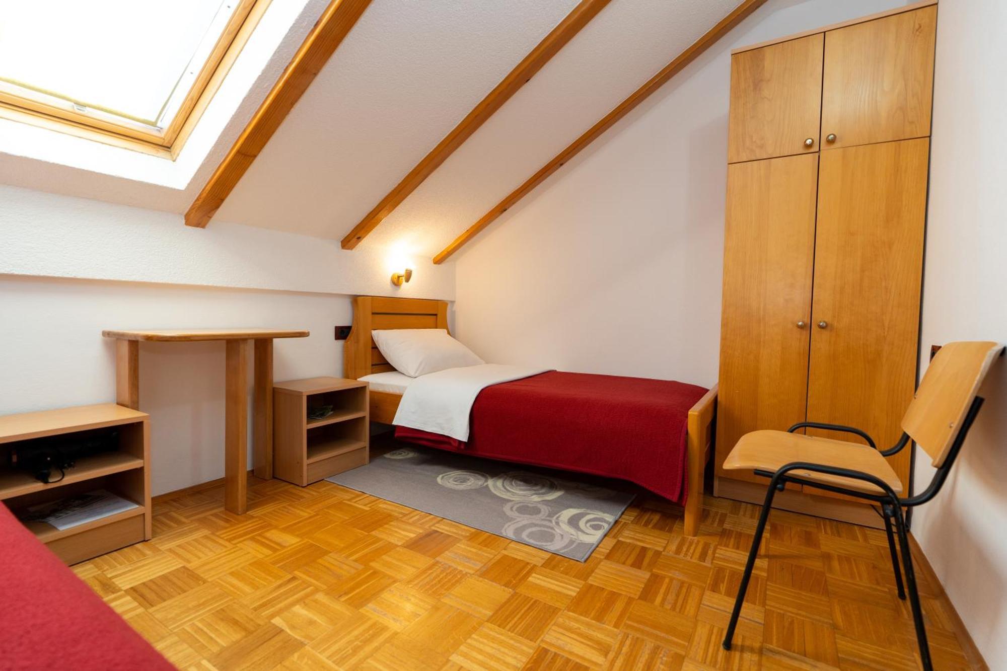 Apartman Miramare Otočac Eksteriør bilde