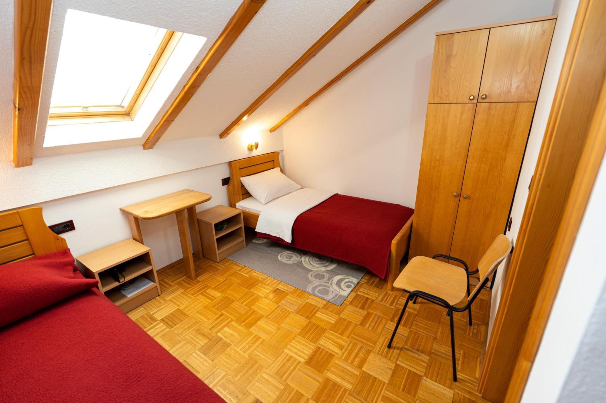Apartman Miramare Otočac Eksteriør bilde