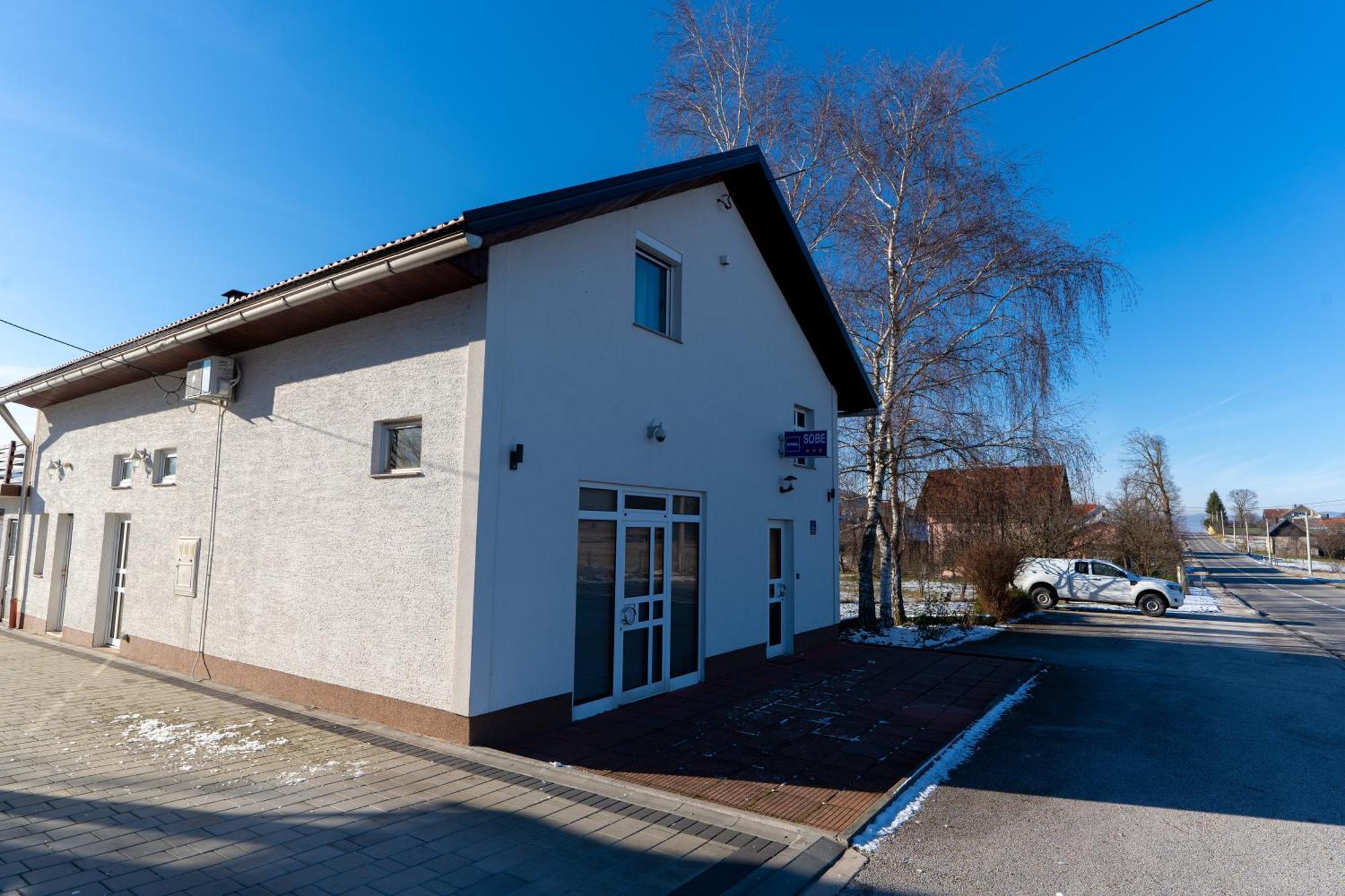 Apartman Miramare Otočac Eksteriør bilde