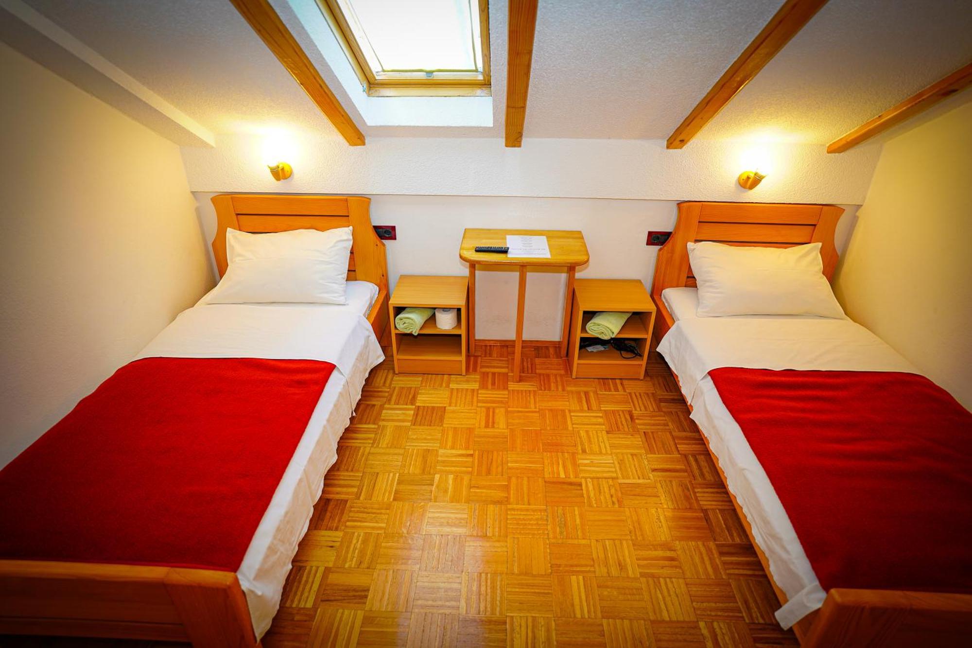 Apartman Miramare Otočac Eksteriør bilde