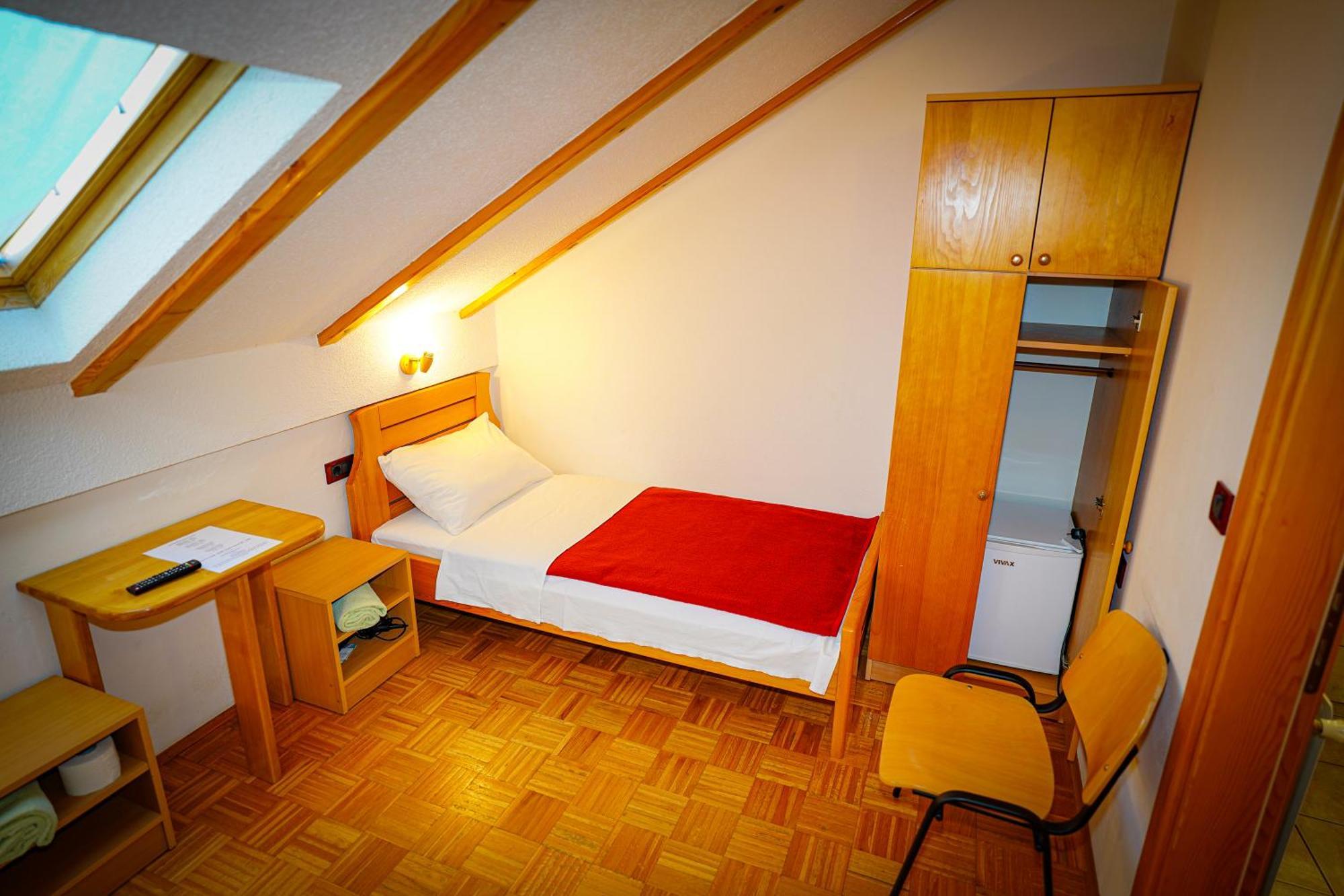 Apartman Miramare Otočac Eksteriør bilde