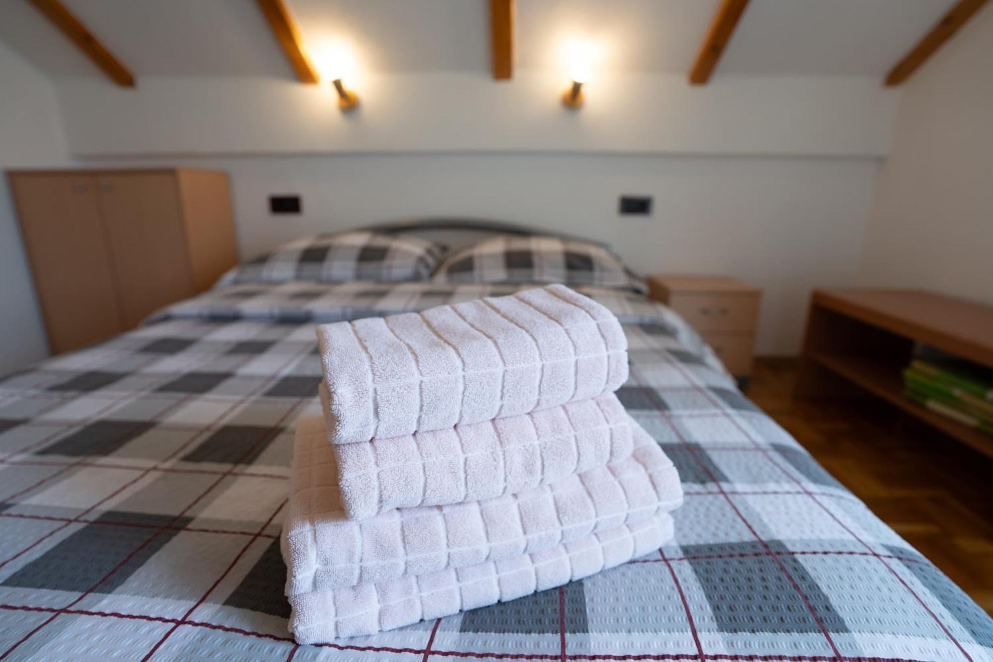 Apartman Miramare Otočac Eksteriør bilde