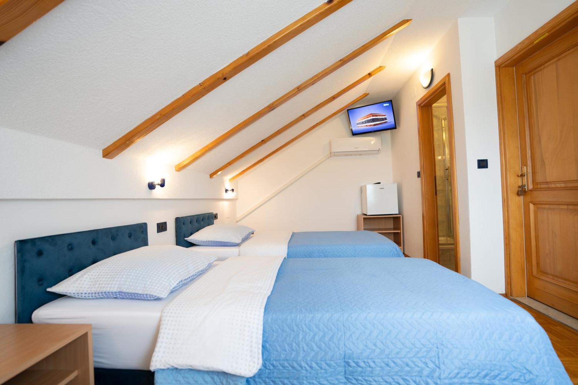 Apartman Miramare Otočac Eksteriør bilde