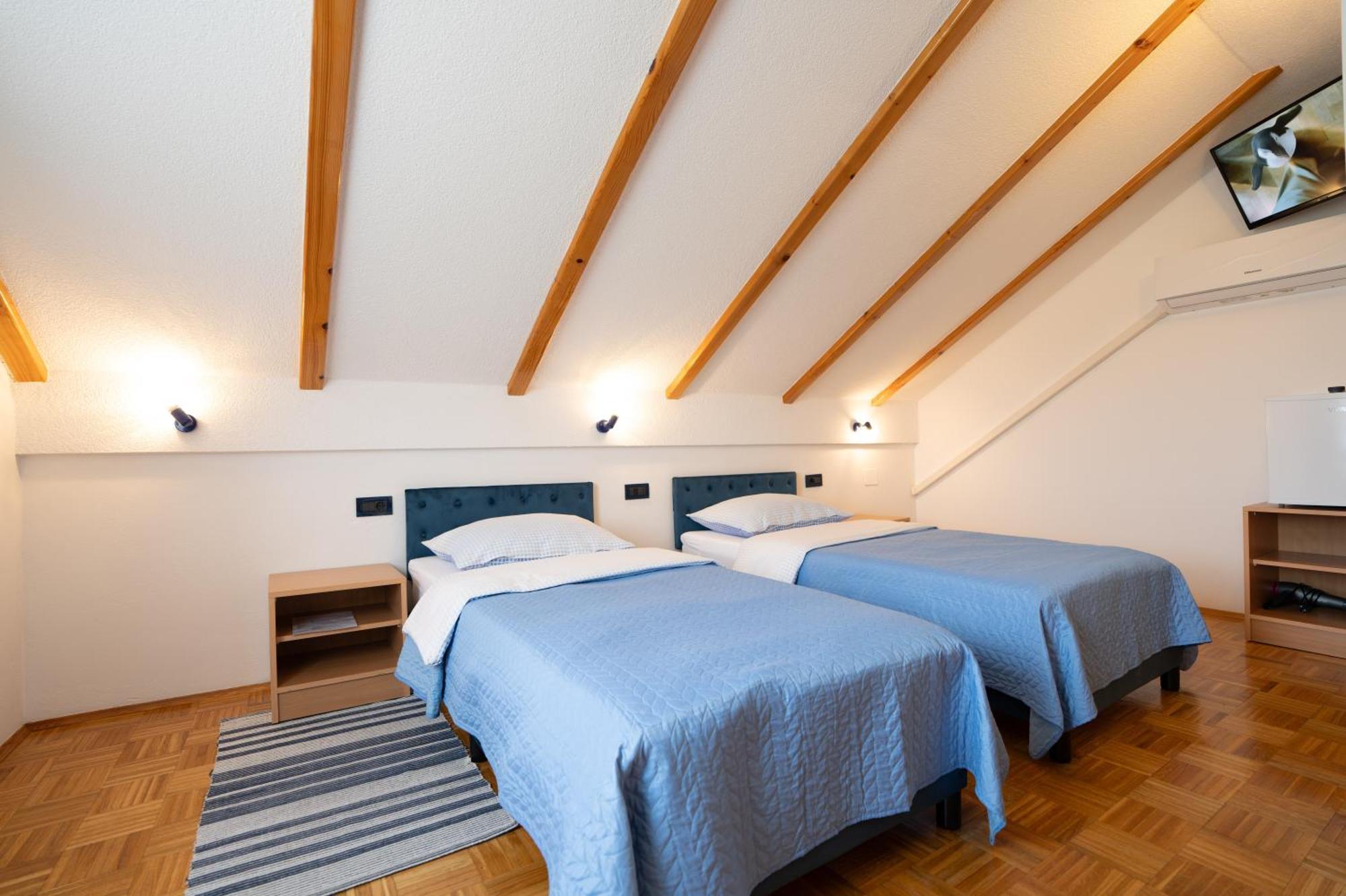 Apartman Miramare Otočac Eksteriør bilde