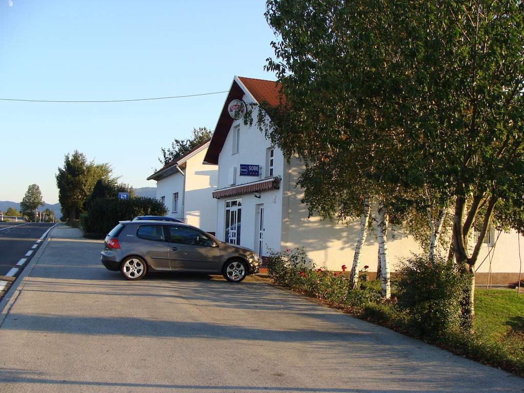 Apartman Miramare Otočac Eksteriør bilde